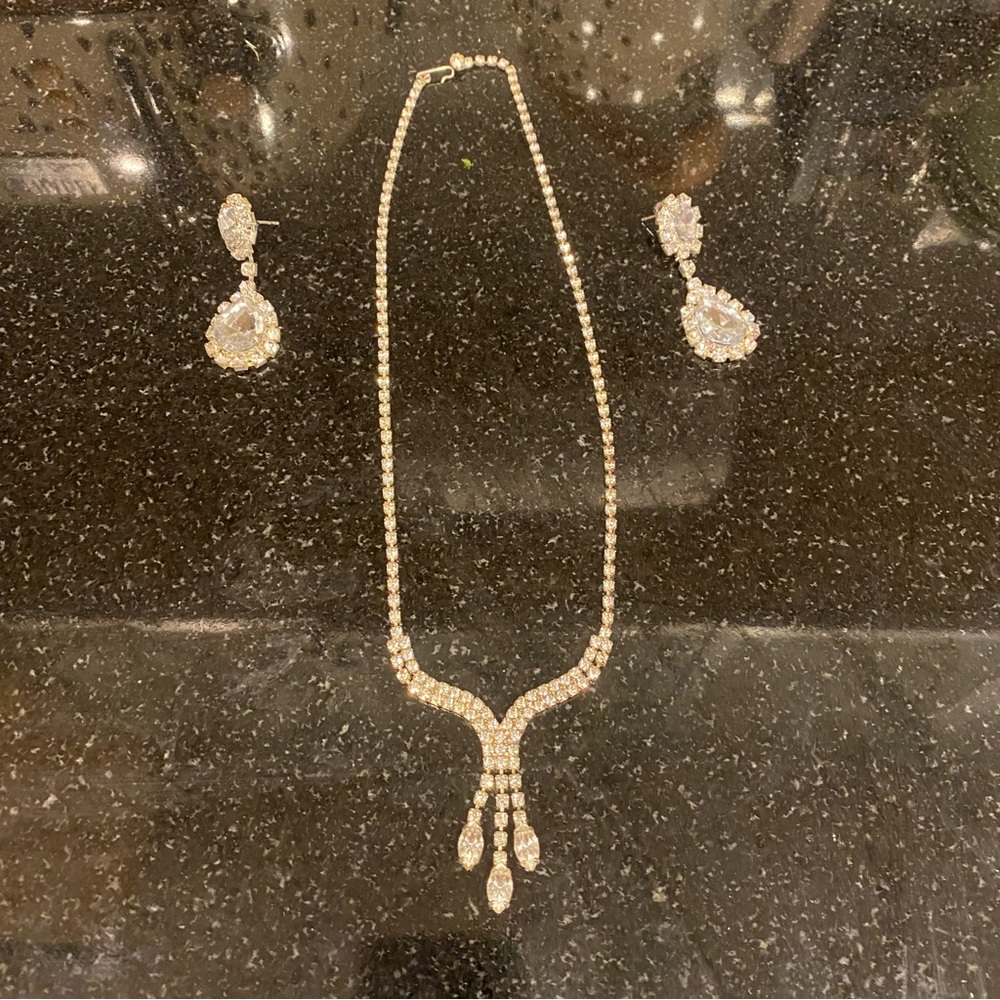 Rhinestone Vintage Necklace Lariat & Statement Earrings Set